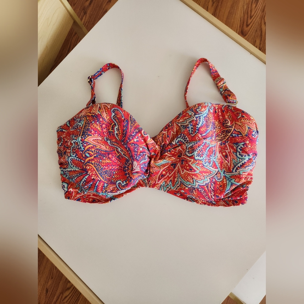 Women’s Paisley Print Underwire Bikini Top - Red